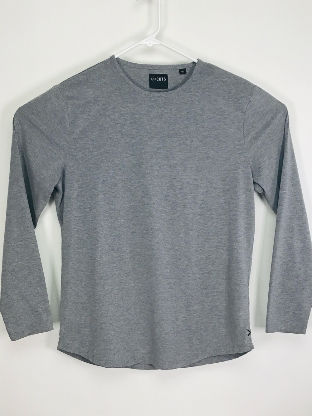 Cuts Clothing men’s long sleeve tee shirt large